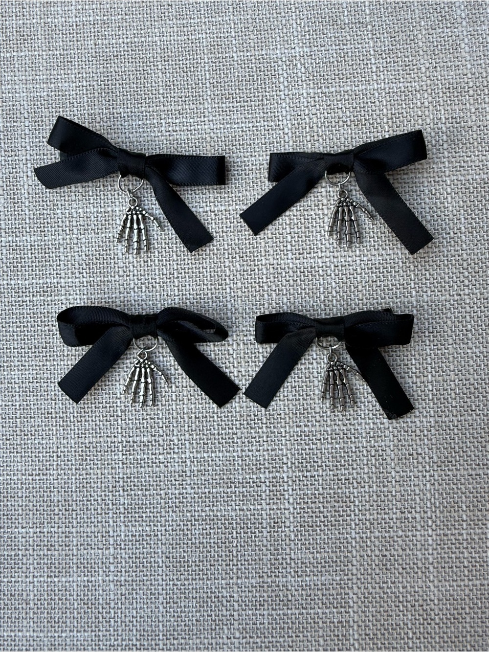 Spirit  Skeleton Hand Bow Hair Clips Set of 4 Gothic Halloween Hair Accessories